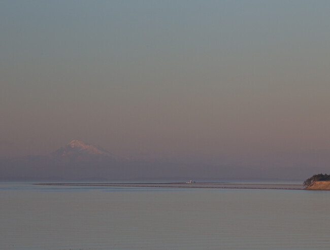 New Dungeness lighthouse and Mount Baker